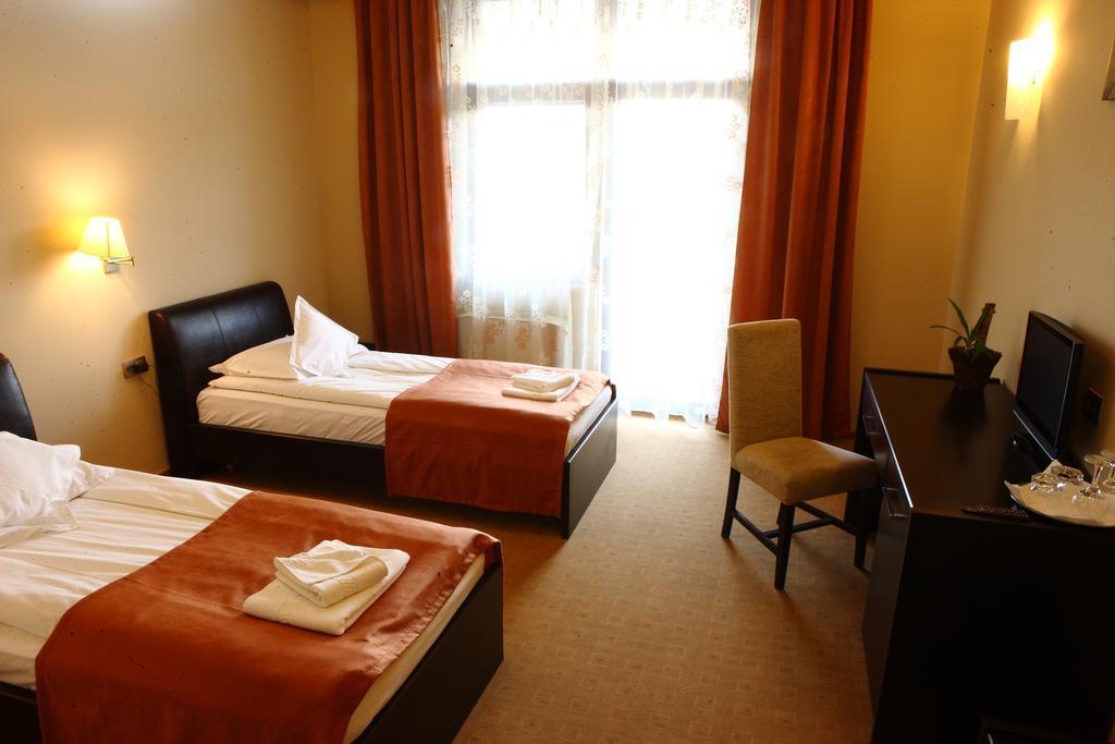 Hotel Transilvania Zalău Exteriör bild